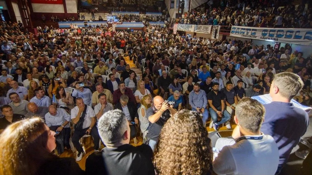 Con fuerte respaldo sindical y político, avanza el armado de Dante Gebel hacia las presidenciales de 2027